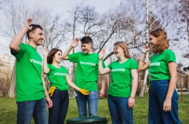 environment-volunteer-concept-with-group-persons